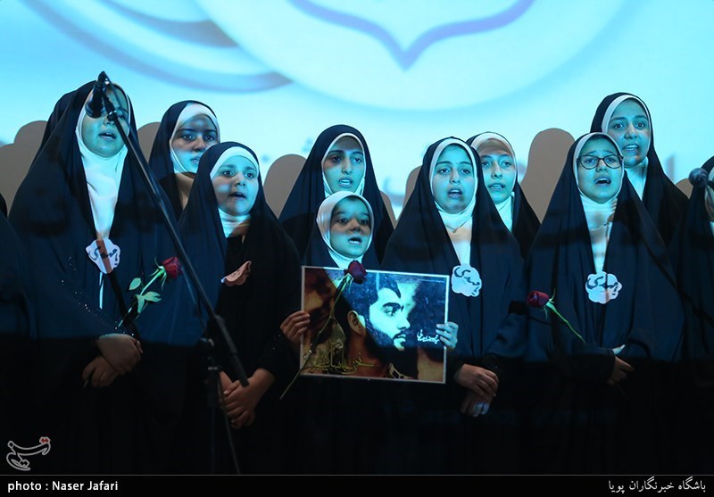 تجلیل شهرداری تهران از 270 دختر در جشن حافظان حجاب