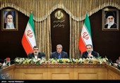 سیدعباس عراقچی معاون سیاسی وزارت امور خارجه، علی ربیعی سخنگوی دولت و بهروز کمالوندی سخنگوی سازمان انرژی اتمی در نشست خبری اعلام گام دوم کاهش تعهدات ایران در برجام
