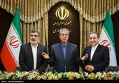 سیدعباس عراقچی معاون سیاسی وزارت امور خارجه، علی ربیعی سخنگوی دولت و بهروز کمالوندی سخنگوی سازمان انرژی اتمی در پایان نشست خبری اعلام گام دوم کاهش تعهدات ایران در برجام