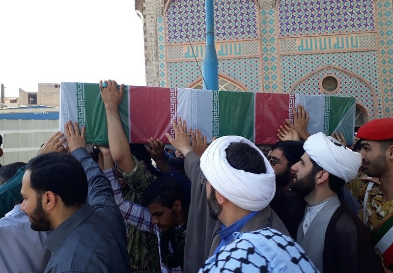 پیکر پاک پدر شهید دفاع مقدس در اندیمشک تشییع شد