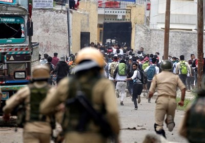 گذشت ۱۰ ماه از حبس خانگی مردم کشمیر توسط نظامیان هندی و مرگ ۱۴۲ جوان مسلمان 