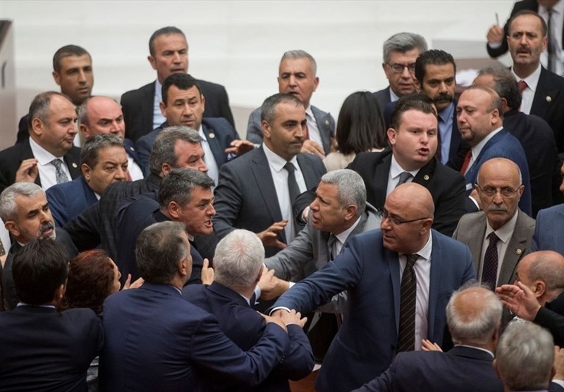 تنش در پارلمان ترکیه