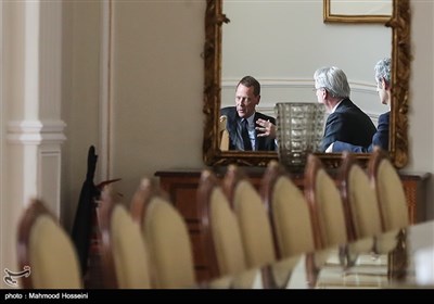دیدار مشاور رئیس جمهور فرانسه با ظریف