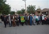 خادمان حرم رضوی در محرومترین روستای خراسان جنوبی / استقبال از کاروان خورشید در گرمای 45 درجه
