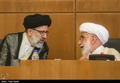 آیت الله جنتی رئیس مجلس خبرگان رهبری و سید ابراهیم رئیسی  رئیس قوه قضائیه و نایب‌رئیس اول مجلس خبرگان رهبری