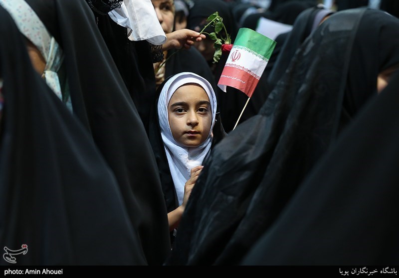 اجتماع عظیم بانوان کرمانشاهی در حمایت از عفاف و حجاب‌ به عنوان‌ میراث ایرانی