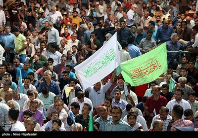 Pilgrims Mark Birth Anniversary of Imam Reza (AS) in Mashhad