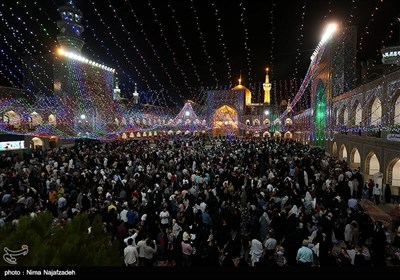 حرم مطهر امام رضا (ع) در شب میلاد