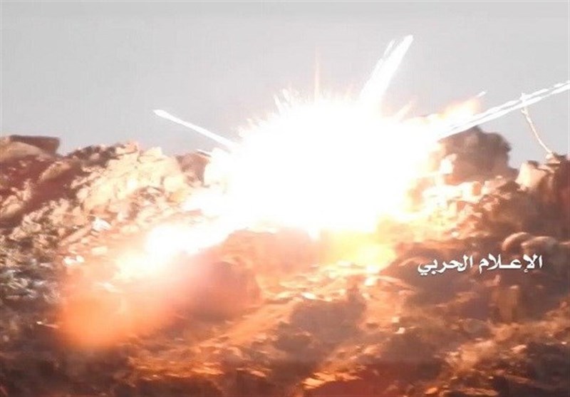 شلیک موشک‌‎های زلزال 1 ارتش یمن به مواضع مزدوران عربستان