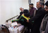 عیادت خادمان حرم رضوی از بیماران بیمارستای در چهارمحال و بختیاری+ تصاویر