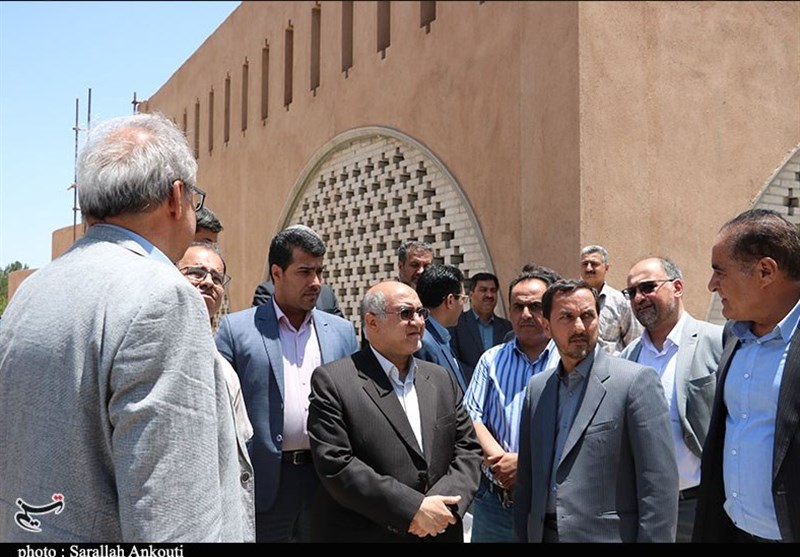 ‌پروژه تالار مرکزی شهر کرمان از برنامه زمان‌بندی عقب است