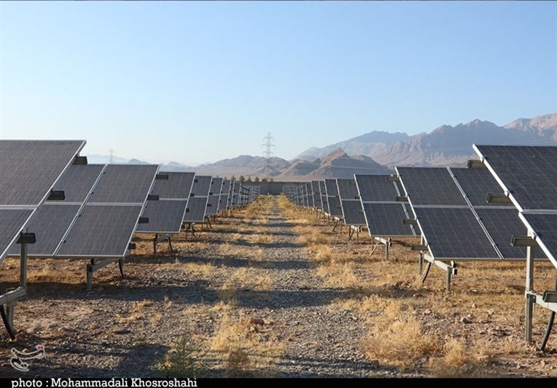 تفاهمنامه تولید 6 هزار مگاوات انرژی خورشیدی در استان کرمان امضا شد