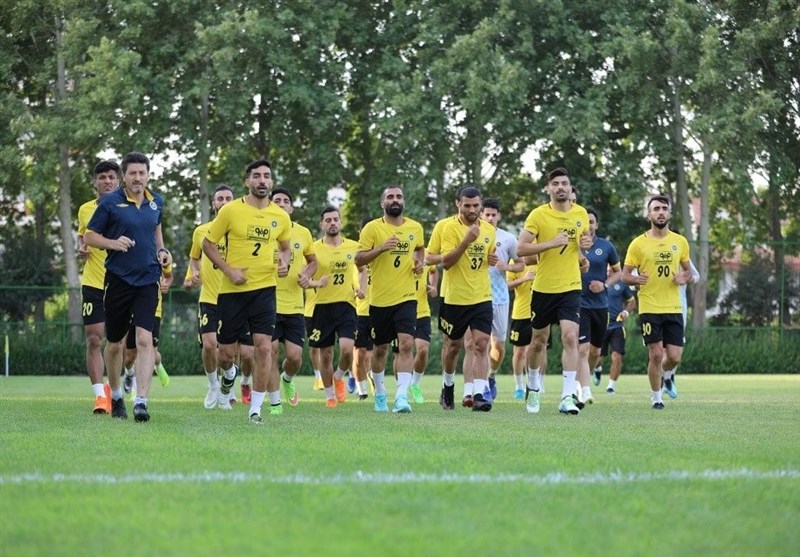 مربی سپاهان: نمی‌دانیم در کدام ورزشگاه با شاهین بوشهر بازی خواهیم کرد