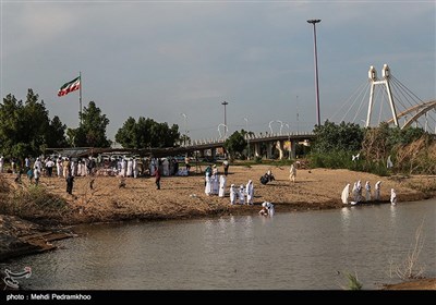 غسل تعمید مندائیان در رود کارون