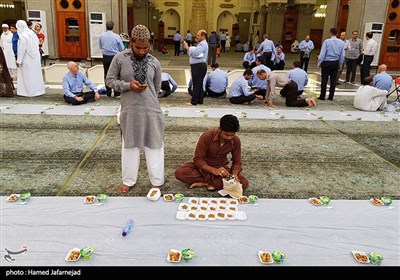 سفره افطار در مسجد قبا - مدینه