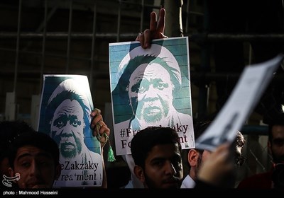تہران: نائجیریا کے سفارتخانہ کے سامنے سینکڑوں طلباء کا مظاہرہ شیخ زکزاکی کی فوری رہائی کا مطالبہ