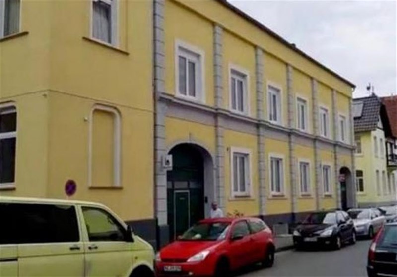 جرمنی: شرپسندوں کا مسجد پر حملہ؛ بےحرمتی، قرآن پاک کے نسخے شہید