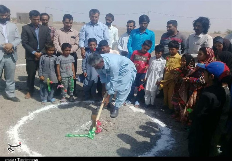 ساخت مدرسه عشایری در روستای محروم بخش نگین کویر فهرج آغاز شد + تصاویر