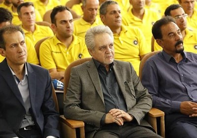 تابش: سقوط 2 باشگاه بهتر از تأخیر 3 ماهه در آغاز مسابقات است/ قرارداد کیروش را نسبت به فصل گذشته ارزانتر بستیم!