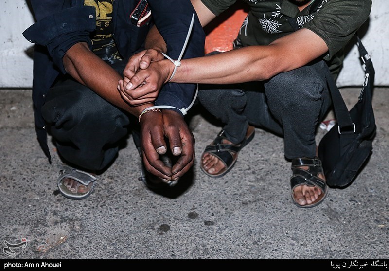عملیات شبانه پلیس برای برچیدن پاتوق موادفروشها در حاشیه جاده جاجرود