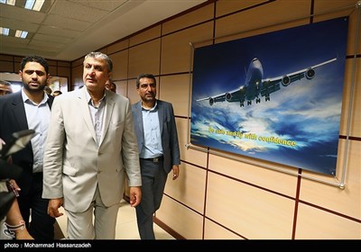 محمد اسلامی وزیر راه و شهرسازی در مراسم افتتاح مرکز عملیات ایمنی و اضطراری فرودگاه‌ها