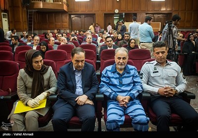 لاله عقبایی و محمدعلی گودرزی وکلای محمدعلی نجفی در دادگاه کیفری یک استان تهران. 
