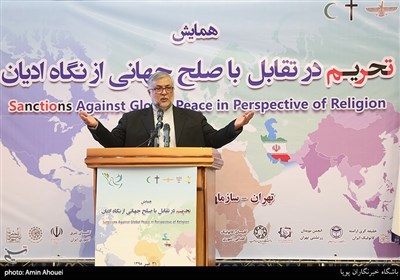 ابوذر ابراهیمی ترکمان رئیس سازمان فرهنگ و ارتباطات اسلامی در همایش تحریم در تقابل با صلح جهانی از نگاه ادیان