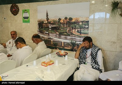 وداع حجاج با مدینه و اعزام کاروان ایرانیان به میقات شجره