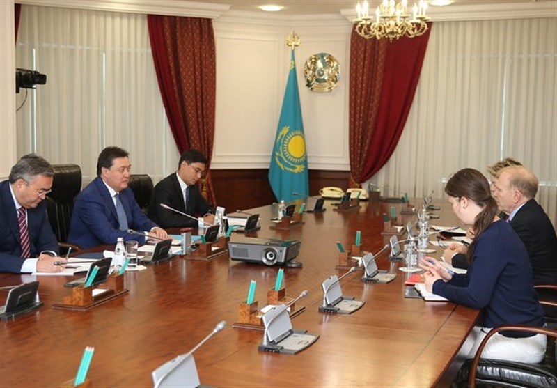 دیدار نخست‌وزیر قزاقستان با سفیر آمریکا