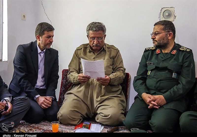 دیدار صمیمی رئیس سازمان بسیج مستضعفین با خانواده 3 برادر شهید کردستان به‌روایت تصویر