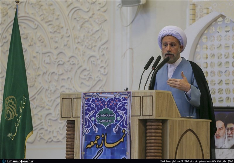 امام جمعه شیراز: مذاکره با آمریکا راه برون‌رفت از مشکلات نیست