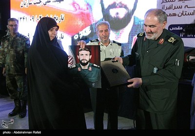 مراسم گرامیداشت عملیات مرصاد و ترفیع درجه به فرماندهان شهید استان همدان