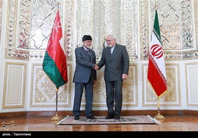 محمدجواد ظریف و یوسف بن علوی وزرای امور خارجه جمهوری اسلامی ایران و سلطنت عمان