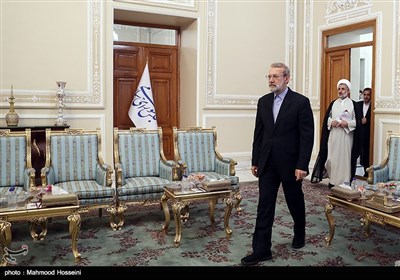ورود علی لاریجانی رئیس مجلس شورای اسلامی به محل دیدار با یوسف بن علوی، وزیر امورخارجه عمان