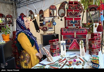  نخستین جشنواره و نمایشگاه مد و لباس کردی در عمارت خسروآباد سنندج