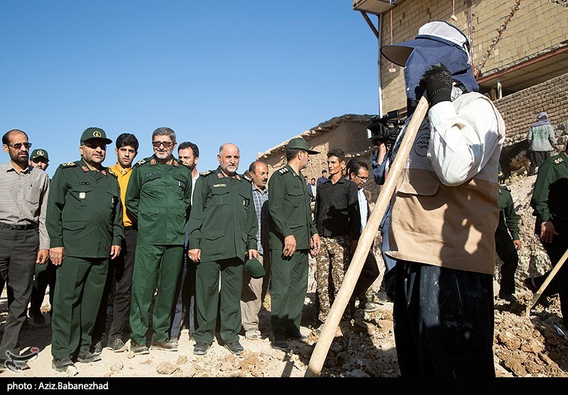 بازدید رئیس سازمان بسیج مستضعفین از مناطق سیل‌زده پلدختر به‌روایت تصاویر
