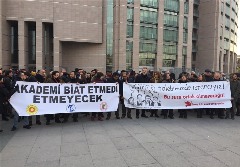 گزارش تسنیم|آکپارتی و ایجاد نظام دو قطبی بین دانشگاهیان ترکیه