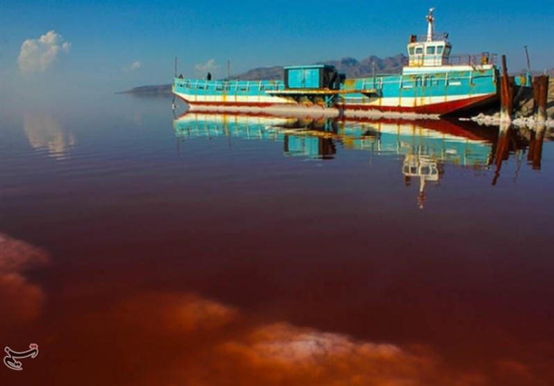 کشتی آرتمیا؛ سفیر حیات در پهنه دریاچه ارومیه