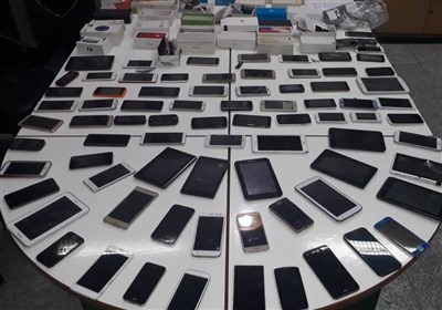 تهران| بازداشت مالخر گوشی‌های مسروقه با 1000 دستگاه موبایل