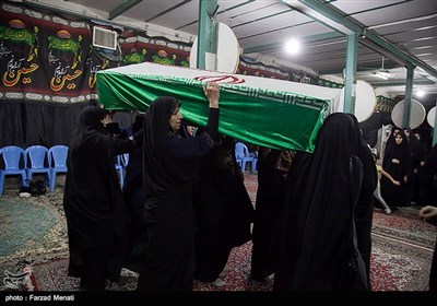 مراسم وداع با پیکرهای مطهر 26 شهید گمنام دوران دفاع مقدس در مسجدالنبی کرمانشاه
