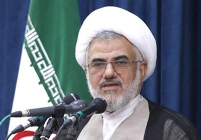 امام جمعه بندرعباس: رژیم صهیونیستی نفسهای پایانی را میکشد / پاسخ تمام گلولهها را با موشک نقطهزن دریافت میکنند