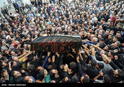 پیکر مرحوم حاج محمدباقر منصوری در بهشت فاطمه اردبیل به خاک سپرده شد.