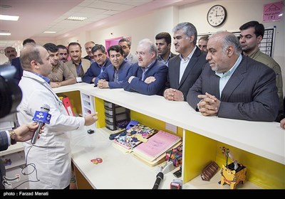سعید نمکی وزیر بهداشت و هوشنگ بازوند استاندار کرمانشاه در مراسم افتتاح بیمارستان قدس پاوه