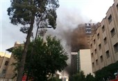تاکید آتش‌نشانی شیراز بر عدم تردد شهروندان در محل حادثه آتش‌سوزی هتل آسمان