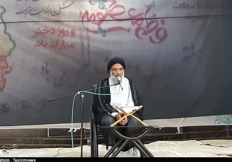 نماینده ولی‌فقیه در خوزستان: انقلاب اسلامی به برکت خون شهدا در دنیا می‌درخشد