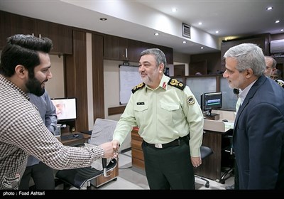 بازدید سردار حسین اشتری فرمانده نیروی انتظامی از گروه صوت و تصویر خبرگزاری تسنیم