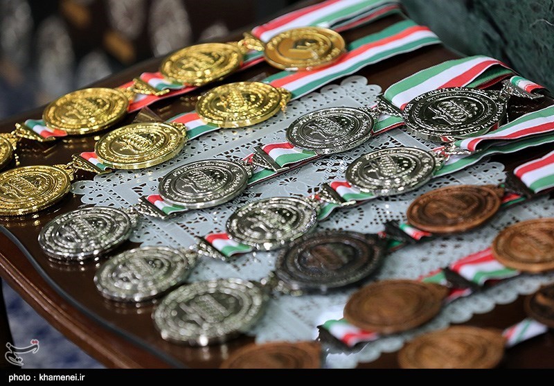 سمنان| ورزشکار گرمساری مدال‌های جهانی خود را به خانواده سردار سلیمانی هدیه کرد