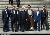 حسن روحانی رئیس جمهور به همراه اعضای هیئت دولت در جمع خبرنگاران