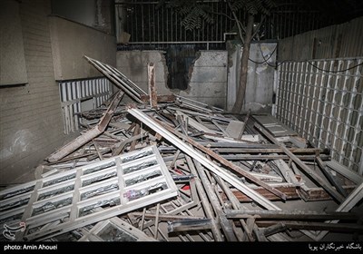 ریزش یک ساختمان سه طبقه در خیابان ظفر