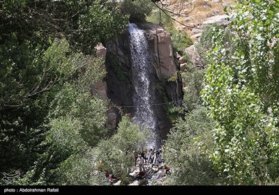 این آبشار هر سال، شمار بالایی از بازدیدکنندگان را به آن‌جا می‌کشاند